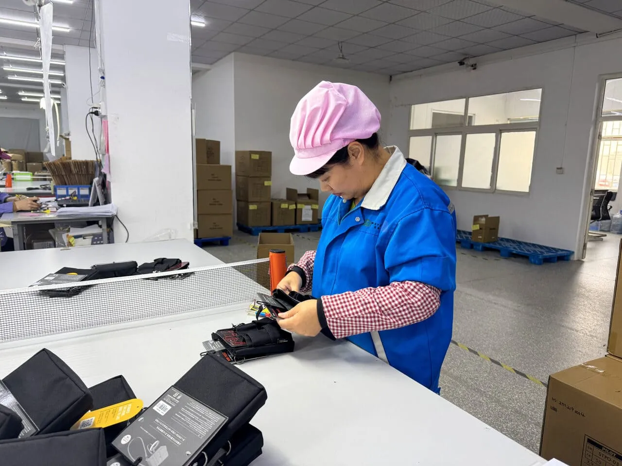 Meyzy's workers are packing products.