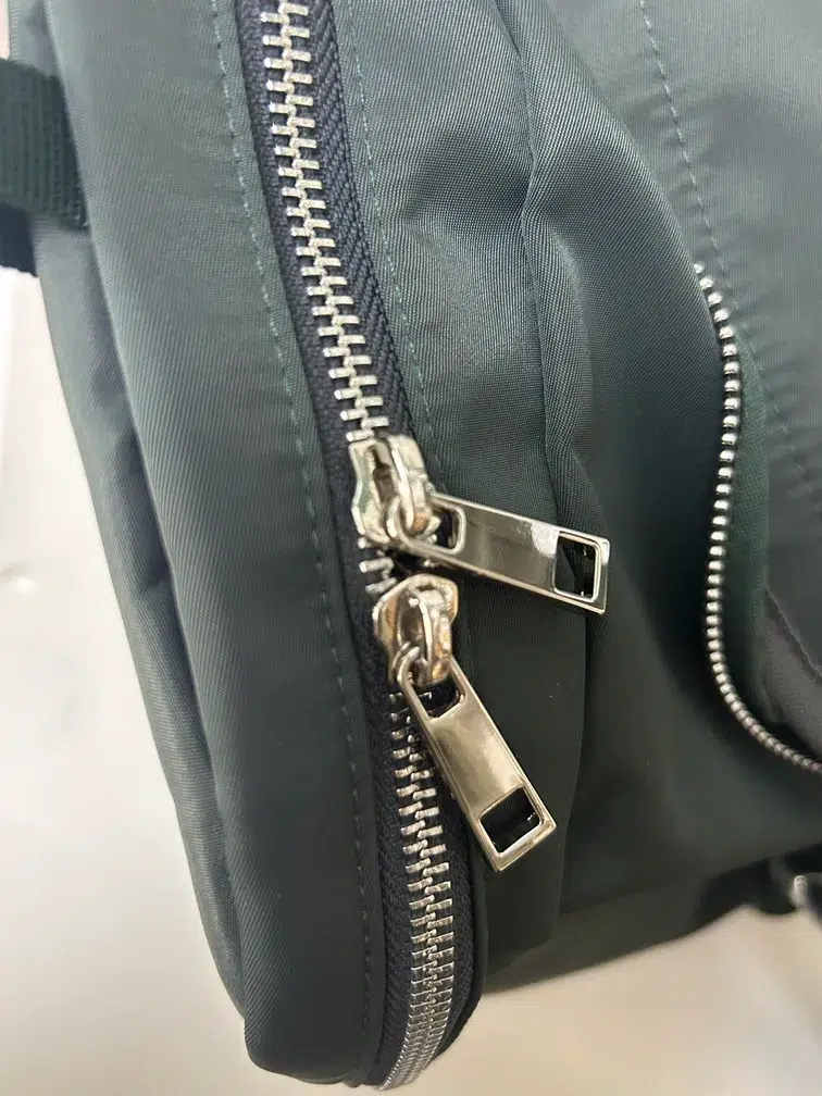 durable and smooth zipper