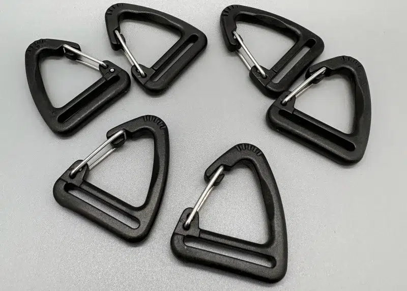 Plastic Triangle Hooks
