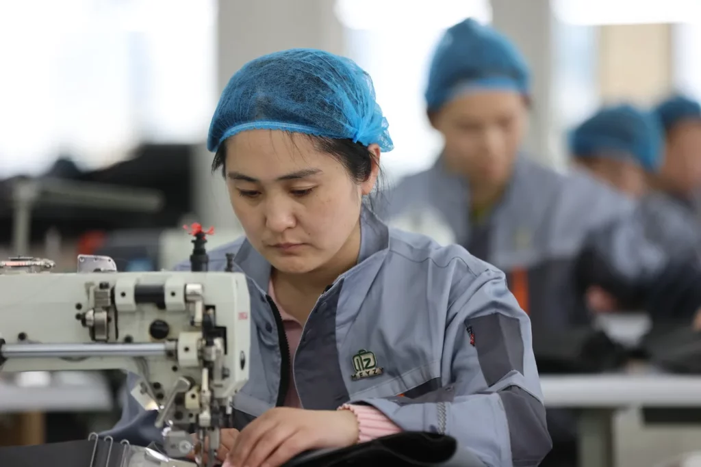 Meyzy – bag factory worker